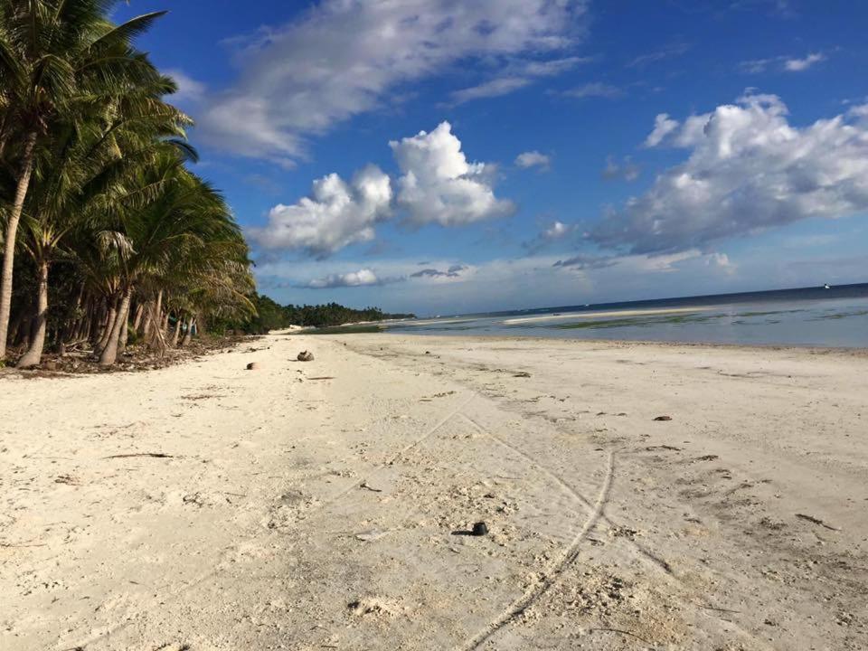 Charisma Beach Resort Siquijor Buitenkant foto